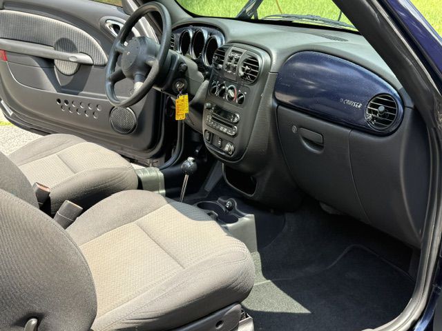 2005 Chrysler PT Cruiser Image 9