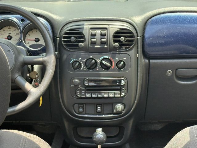 2005 Chrysler PT Cruiser Image 10