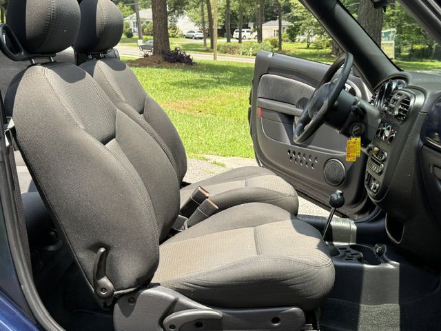 2005 Chrysler PT Cruiser Image 13