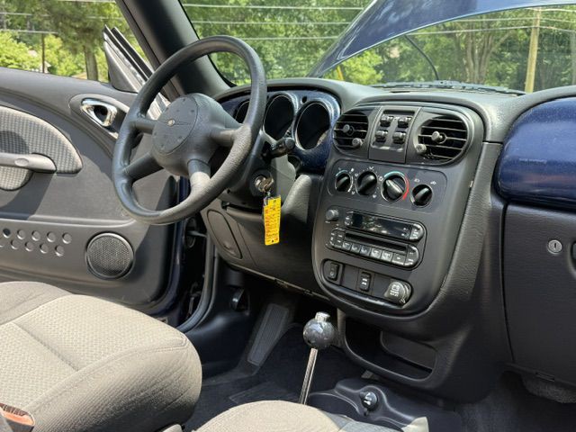 2005 Chrysler PT Cruiser Image 15