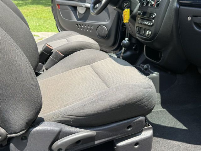 2005 Chrysler PT Cruiser Image 17
