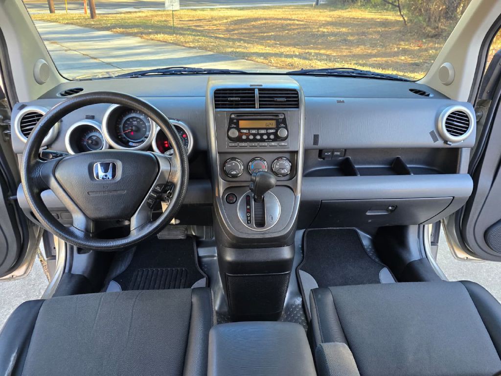 2004 Honda Element Image 9