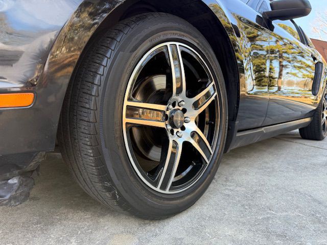 2012 Ford Mustang Image 31