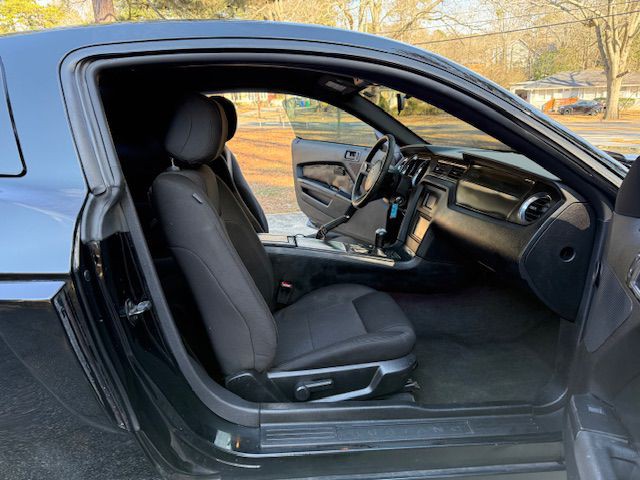 2012 Ford Mustang Image 40