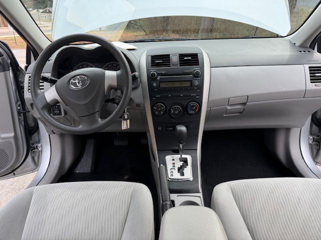 2010 Toyota Corolla Image 7