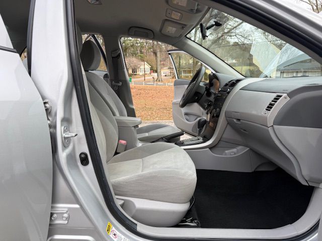 2010 Toyota Corolla Image 27