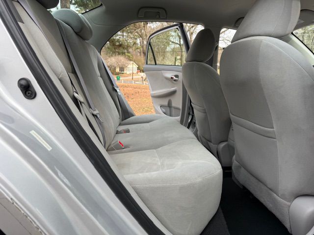 2010 Toyota Corolla Image 31