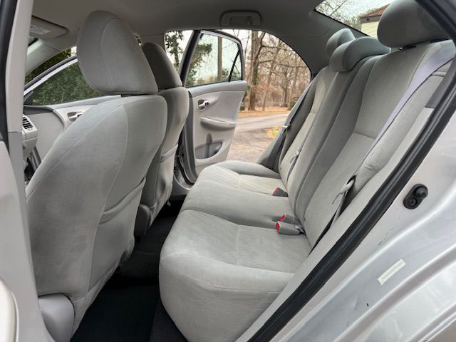 2010 Toyota Corolla Image 34