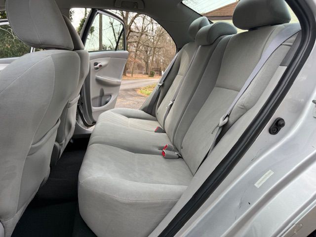 2010 Toyota Corolla Image 35