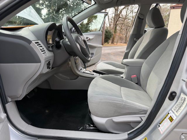 2010 Toyota Corolla Image 36