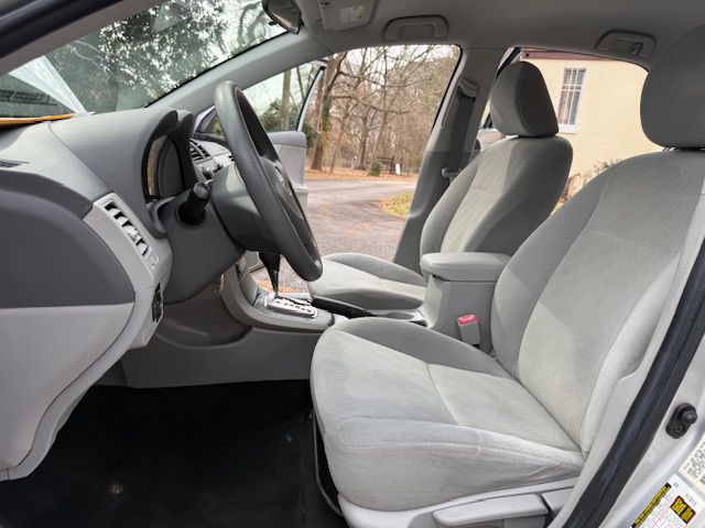 2010 Toyota Corolla Image 37