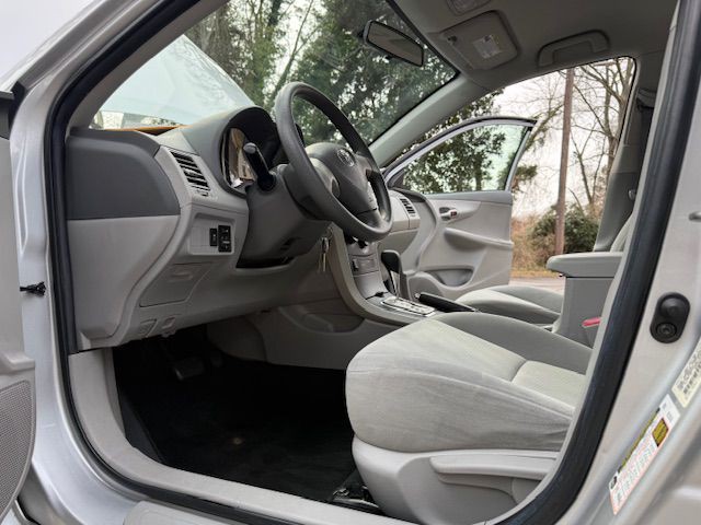 2010 Toyota Corolla Image 38