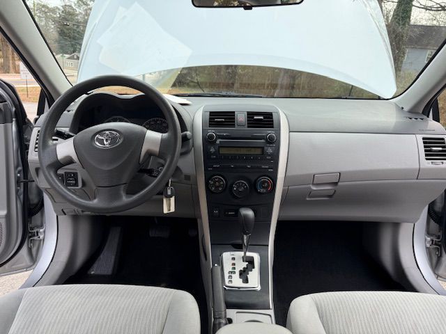 2010 Toyota Corolla Image 39