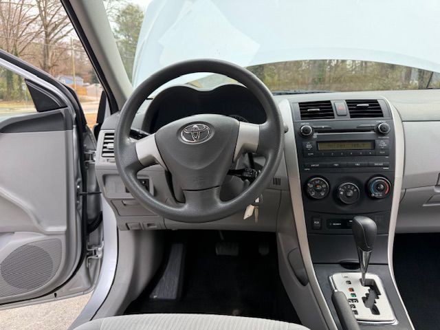 2010 Toyota Corolla Image 40