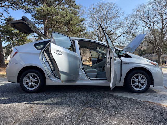 2011 Toyota Prius Image 1