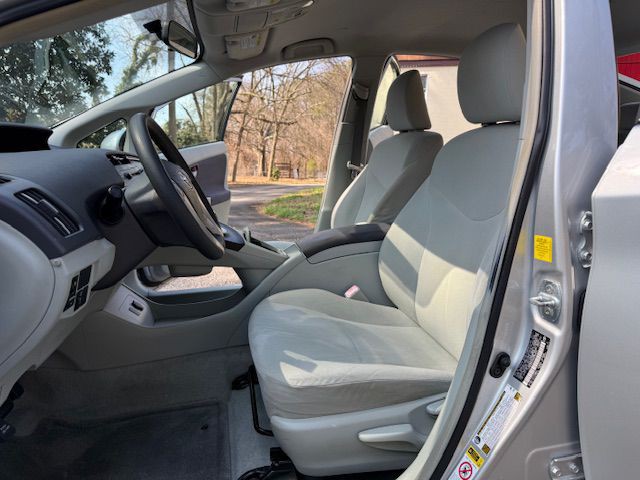 2011 Toyota Prius Image 8