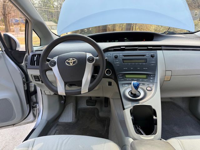 2011 Toyota Prius Image 21