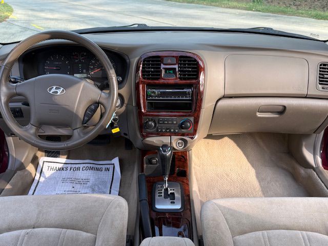2002 Hyundai Sonata Image 6
