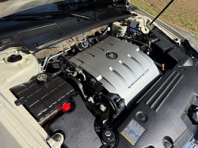 2011 Cadillac DTS Image 11