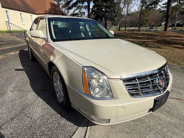 2011 Cadillac DTS Image 20