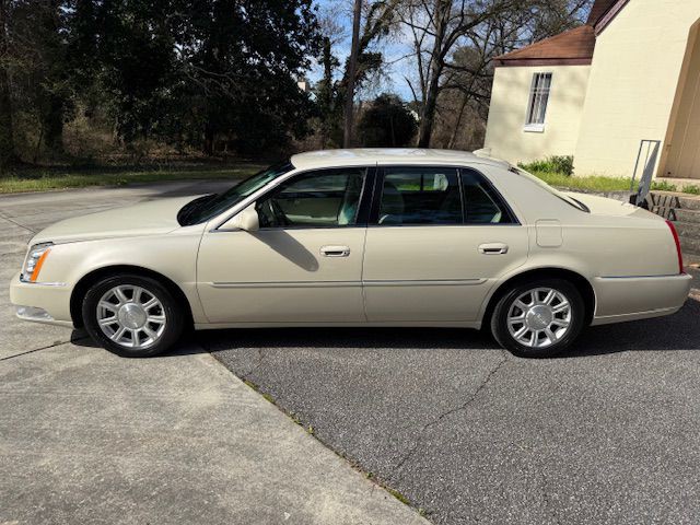 2011 Cadillac DTS Image 72