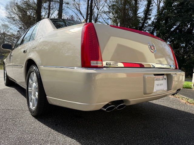 2011 Cadillac DTS Image 73