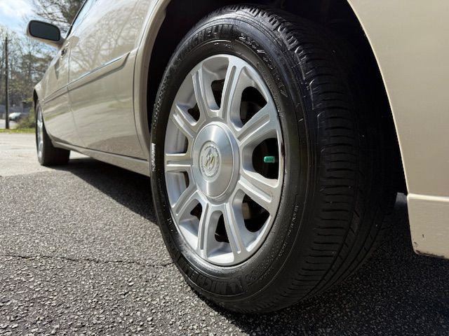 2011 Cadillac DTS Image 75