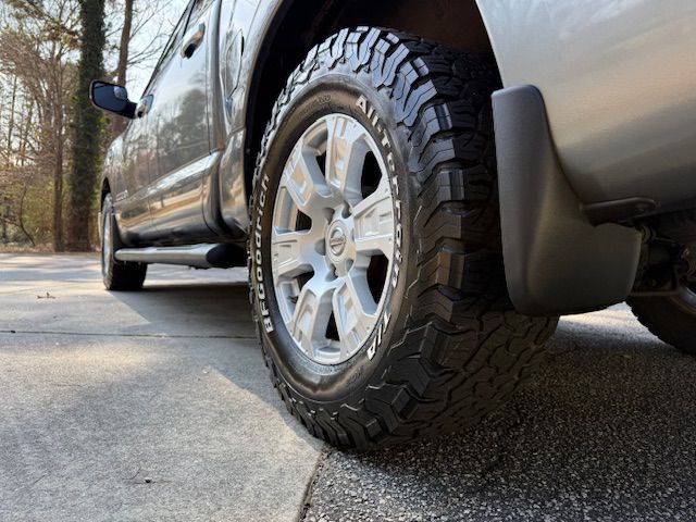 2017 Nissan Titan Image 18