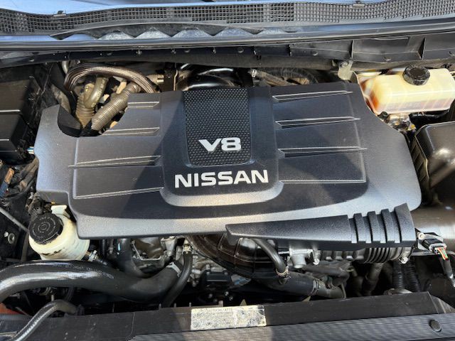 2017 Nissan Titan Image 33