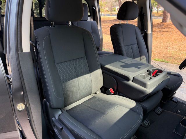 2017 Nissan Titan Image 40