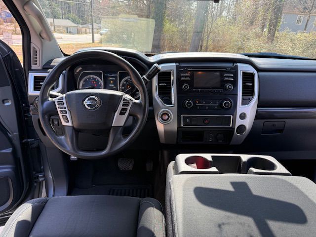 2017 Nissan Titan Image 50