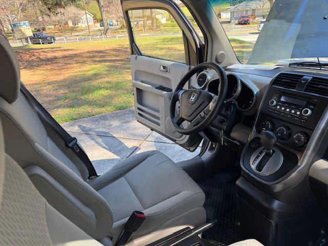 2011 Honda Element Image 40
