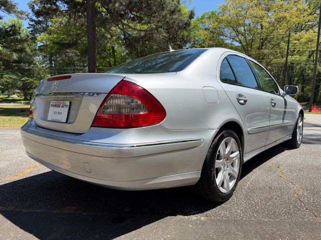 2007 Mercedes-Benz E-Class Image 3