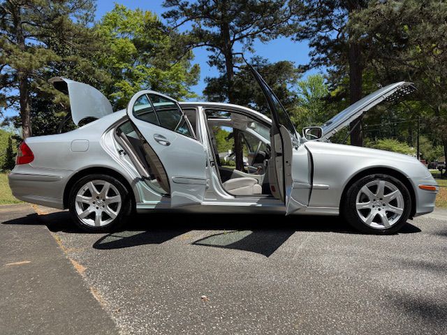 2007 Mercedes-Benz E-Class Image 14