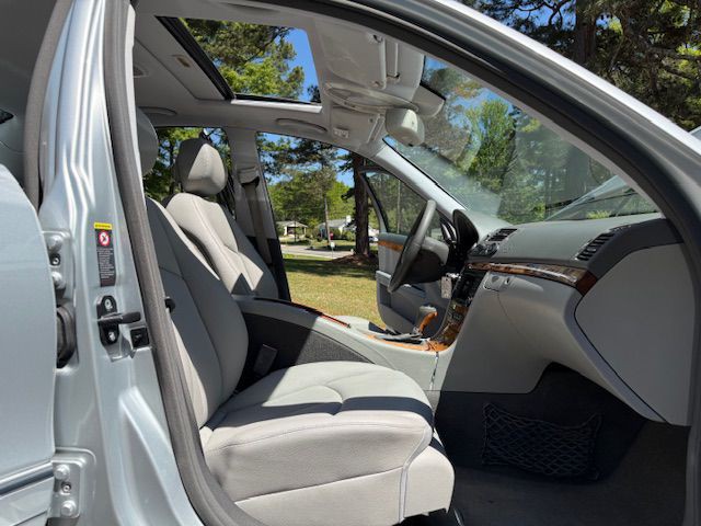 2007 Mercedes-Benz E-Class Image 22