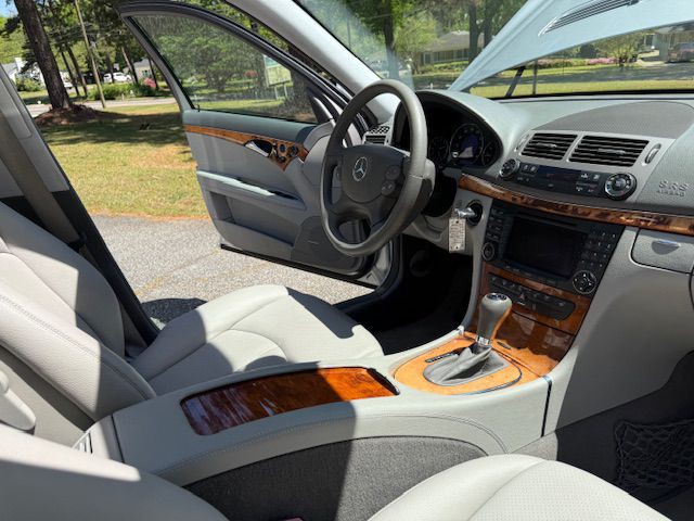2007 Mercedes-Benz E-Class Image 23