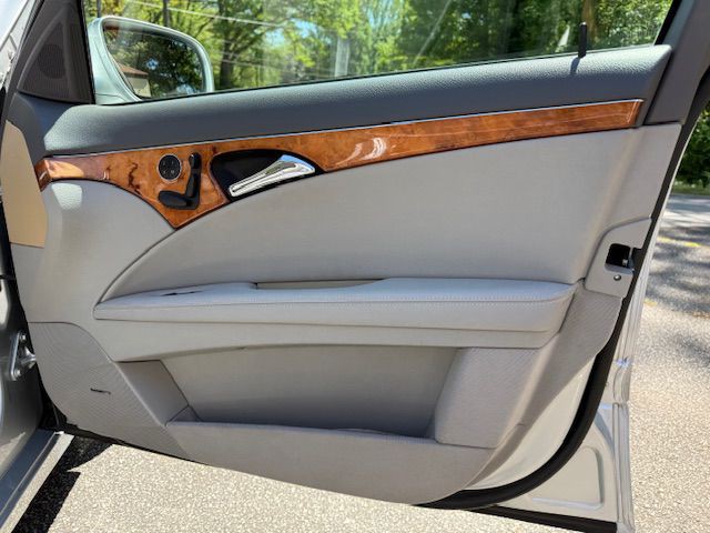 2007 Mercedes-Benz E-Class Image 40