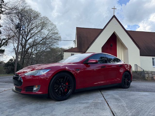 2015 Tesla Model S Image 1