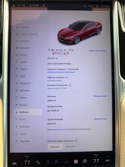 2015 Tesla Model S Image 11