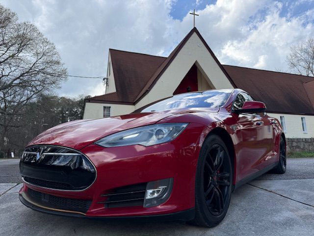 2015 Tesla Model S Image 13