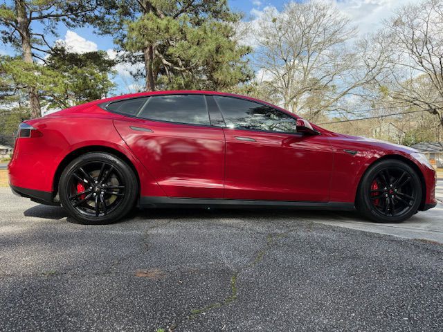 2015 Tesla Model S Image 22