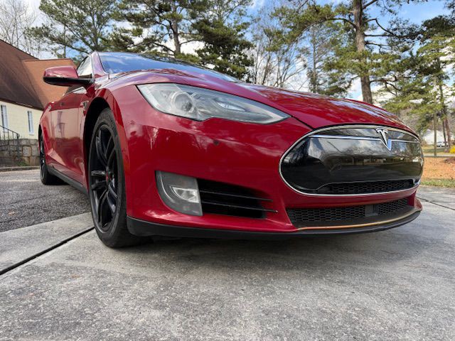 2015 Tesla Model S Image 23