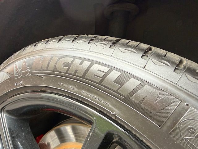 2015 Tesla Model S Image 38