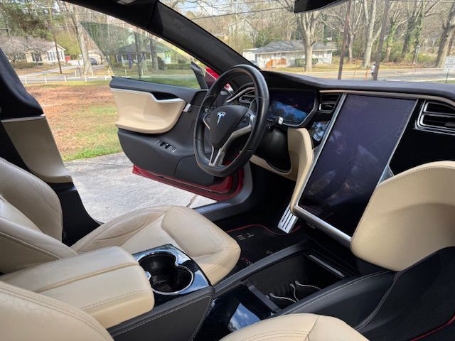 2015 Tesla Model S Image 51