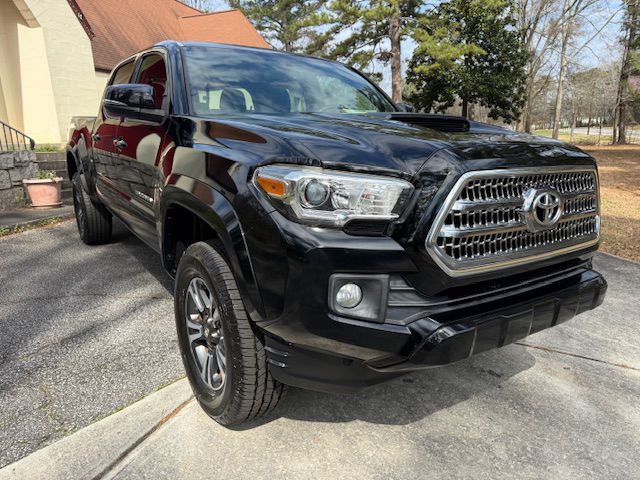 2016 Toyota Tacoma Image 2