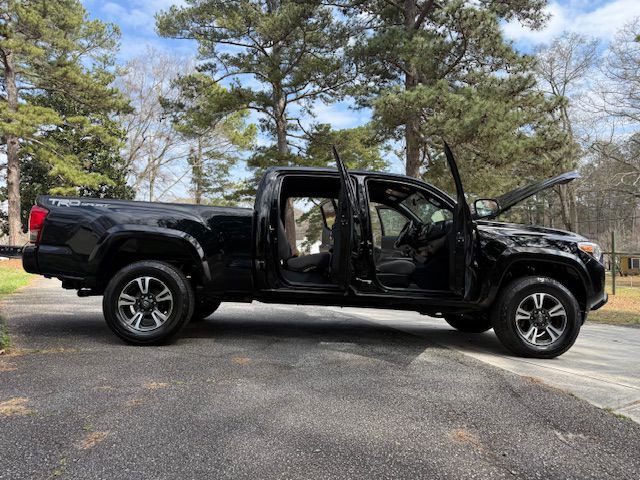 2016 Toyota Tacoma Image 3