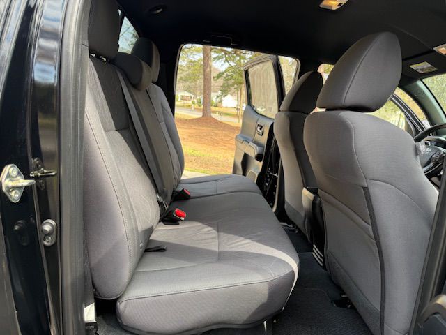 2016 Toyota Tacoma Image 9