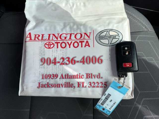 2016 Toyota Tacoma Image 10