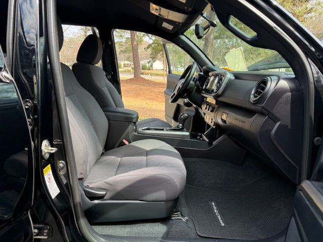 2016 Toyota Tacoma Image 13