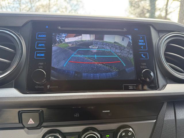 2016 Toyota Tacoma Image 16